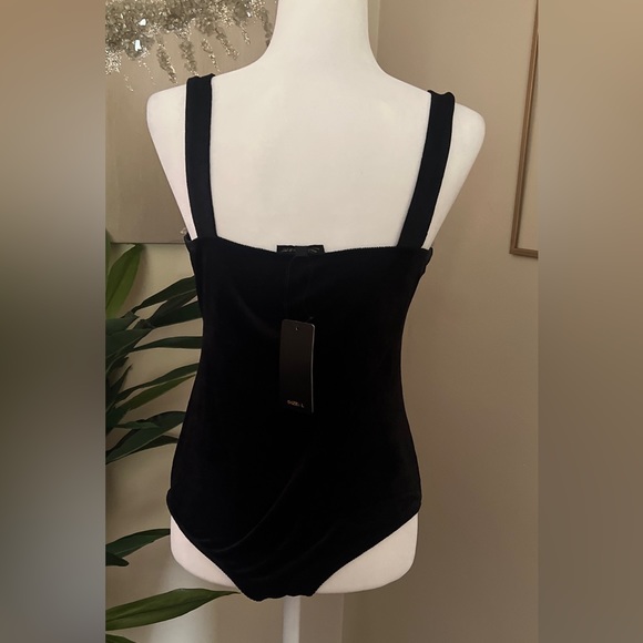 Black Velvet V neck Bodysuit Size Large - Picture 2 of 7